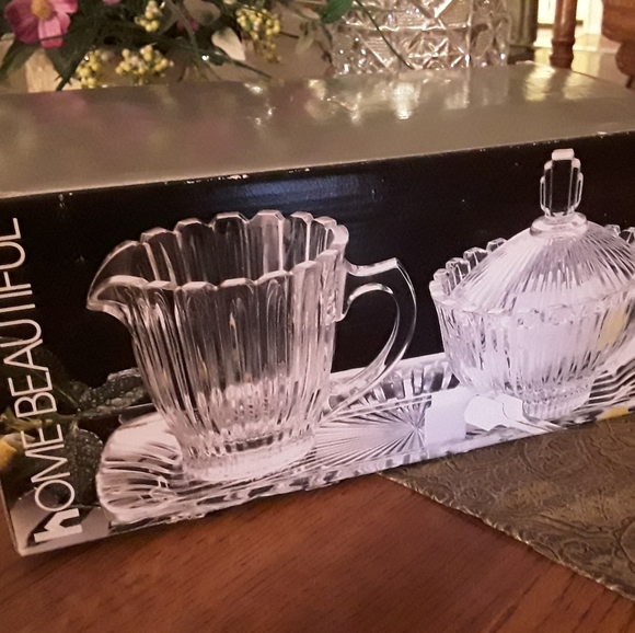 HOME BEAUTIFUL "TOWN HOUSE" CRYSTAL SUGAR/CREAMER - Picture 2 of 16